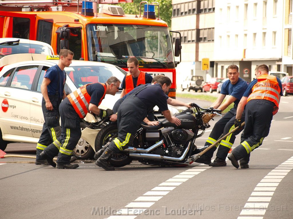 VU Motorrad gegen PKW Koeln Muehlenbach P34.JPG